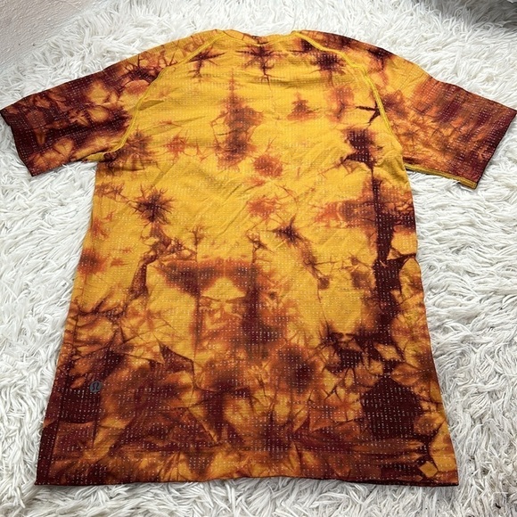 Lululemon Metal Vent Tech Short Sleeve Shirt 2.0 Yellow/Red Dye - Picture 4 of 6